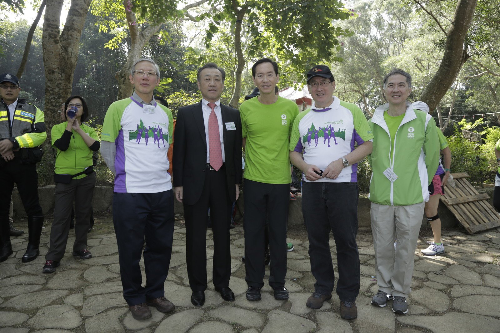 Oxfam Trailwalker Kick-Off Ceremony was held at 11am today and was officiated by Dr. Stephen Fisher, Director General, Oxfam Hong Kong (first from right), Dr York Chow Yat-Ngok, Chairperson, Equal Opportunities Commission (second from right); Mr. Bernard Chan, Chairman, Oxfam Trailwalker Advisory Committee (third from right) and Dr. Lo Chi Kin, J.P., Chair, Oxfam Hong Kong Council (first from left).